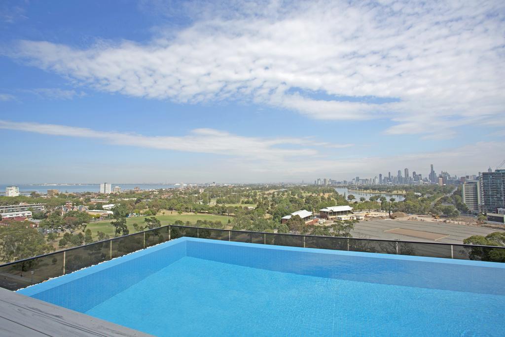 Apartamento ☆ Heart Of St Kilda ☆ Infinity Pool+Parking+Wifi Melburne Exterior foto